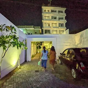 marine-tourist-beach-guest-house.kandyhotelsnow.com/